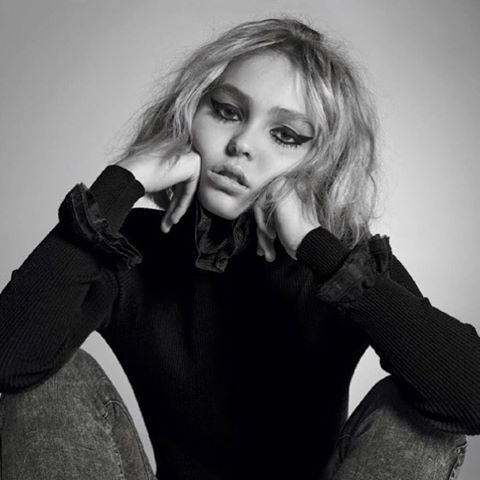 Дочь Деппа похвасталась новейшей фотосессией для Vogue Дочь Деппа похвасталась новейшей фотосессией для Vogue