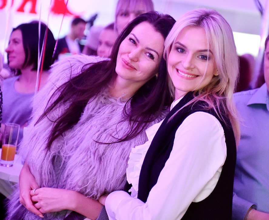Красавицы из ReD Foxes в компании Потапа открыли первую в Украине студию красоты и спорта!