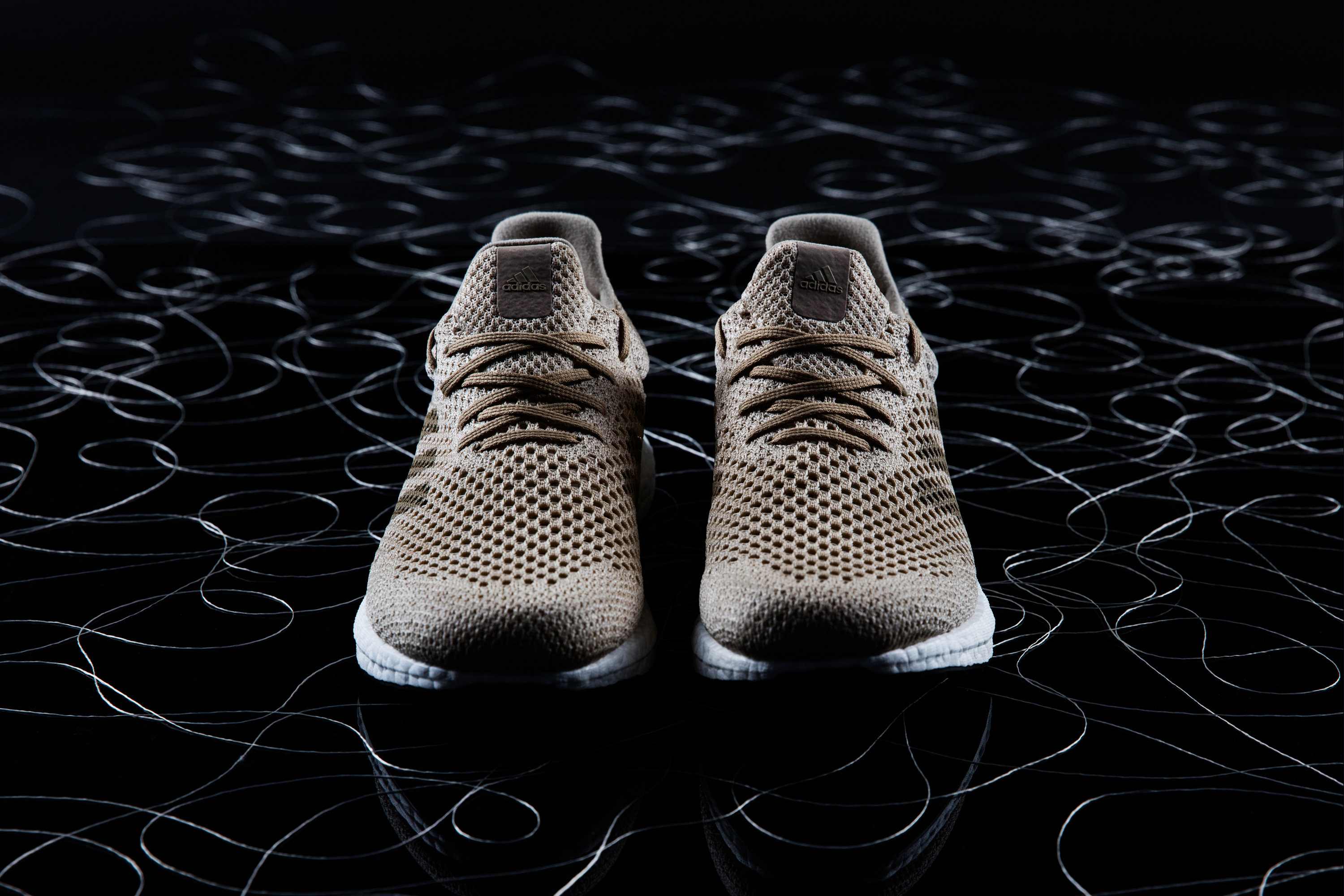 adidas представил первые в мире биоразлагаемые кроссовки